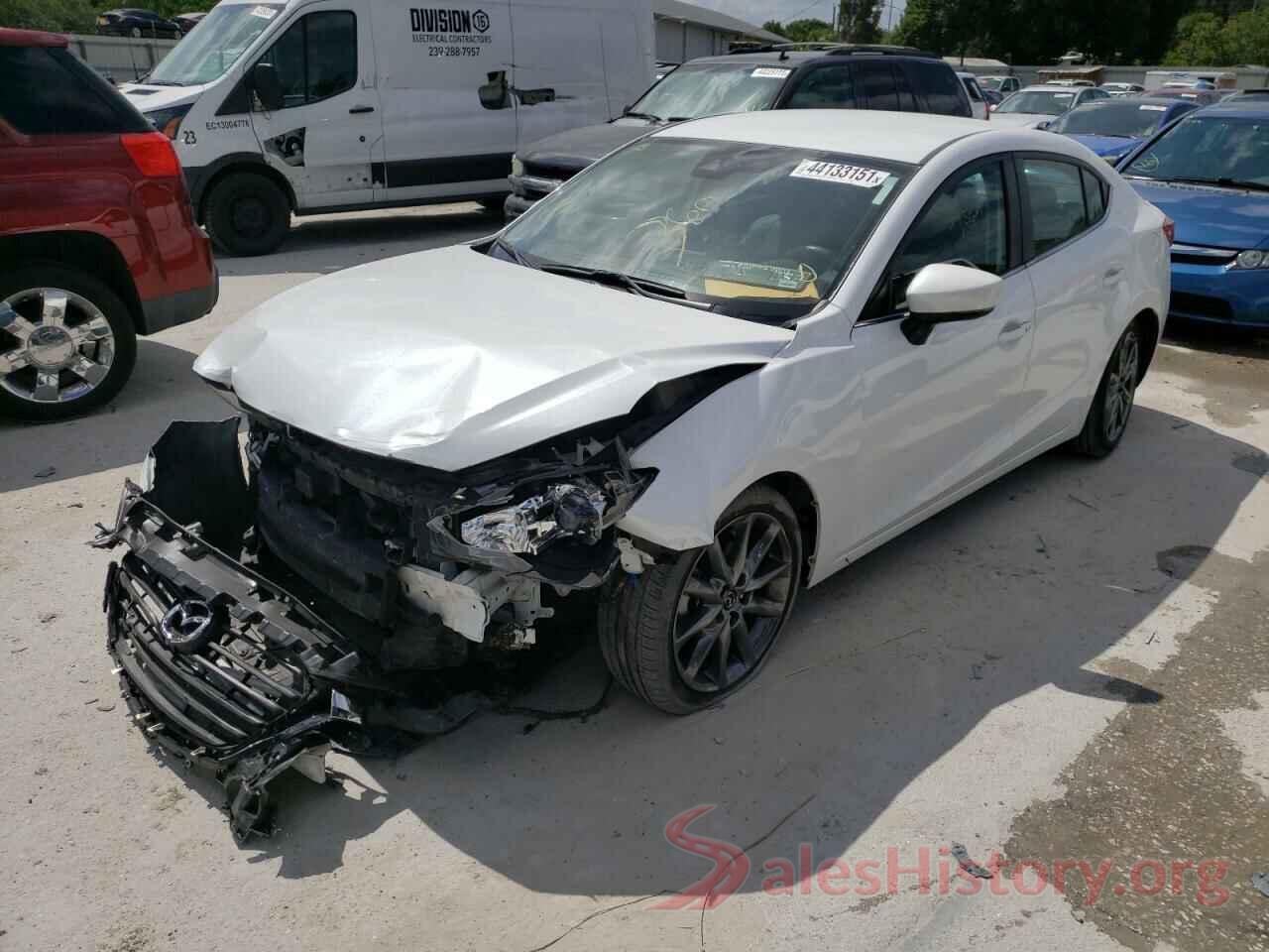 3MZBN1V35JM187850 2018 MAZDA 3