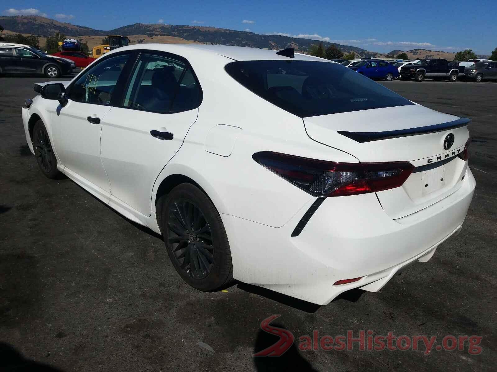 4T1G11AKXMU402586 2021 TOYOTA CAMRY