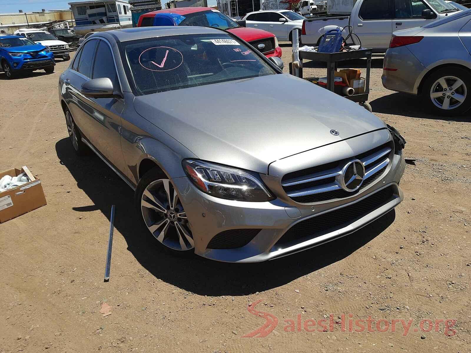 55SWF8DB9KU300142 2019 MERCEDES-BENZ C CLASS