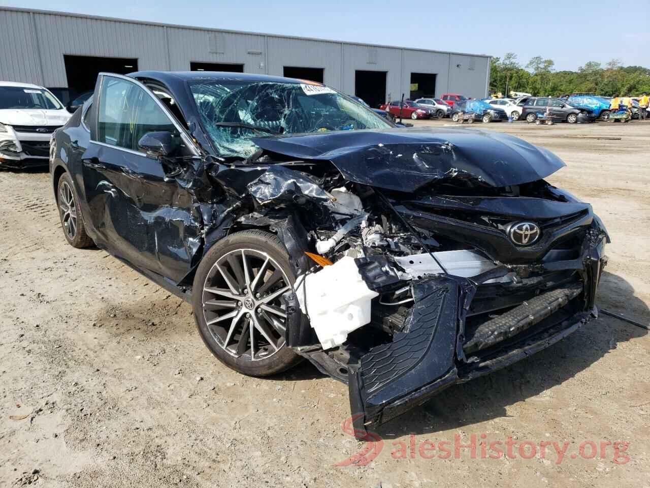 4T1G11AK3MU562065 2021 TOYOTA CAMRY