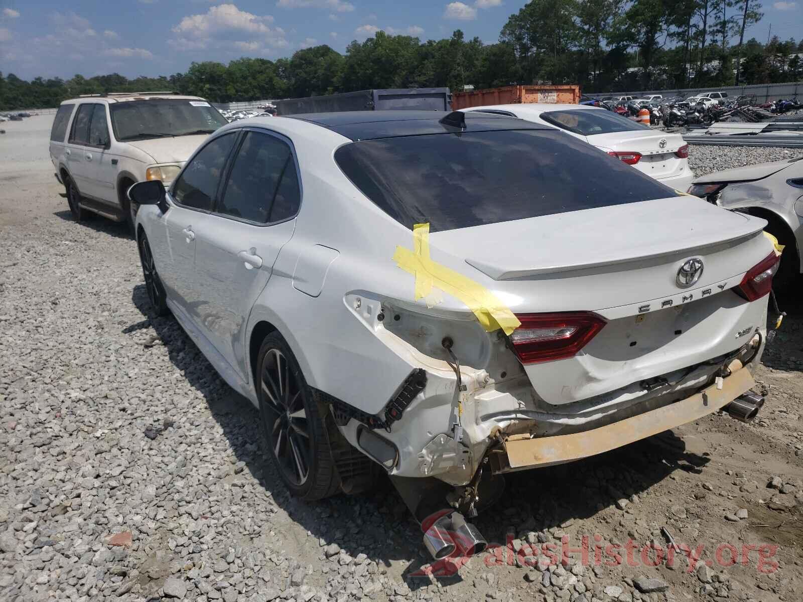 4T1B61HK1JU052228 2018 TOYOTA CAMRY