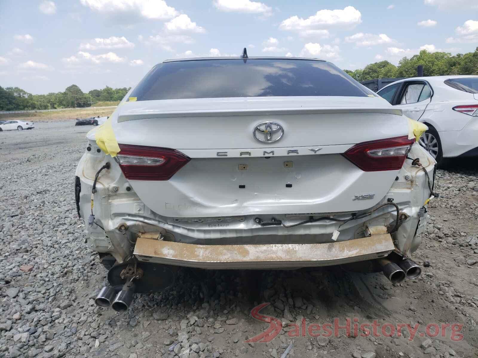 4T1B61HK1JU052228 2018 TOYOTA CAMRY