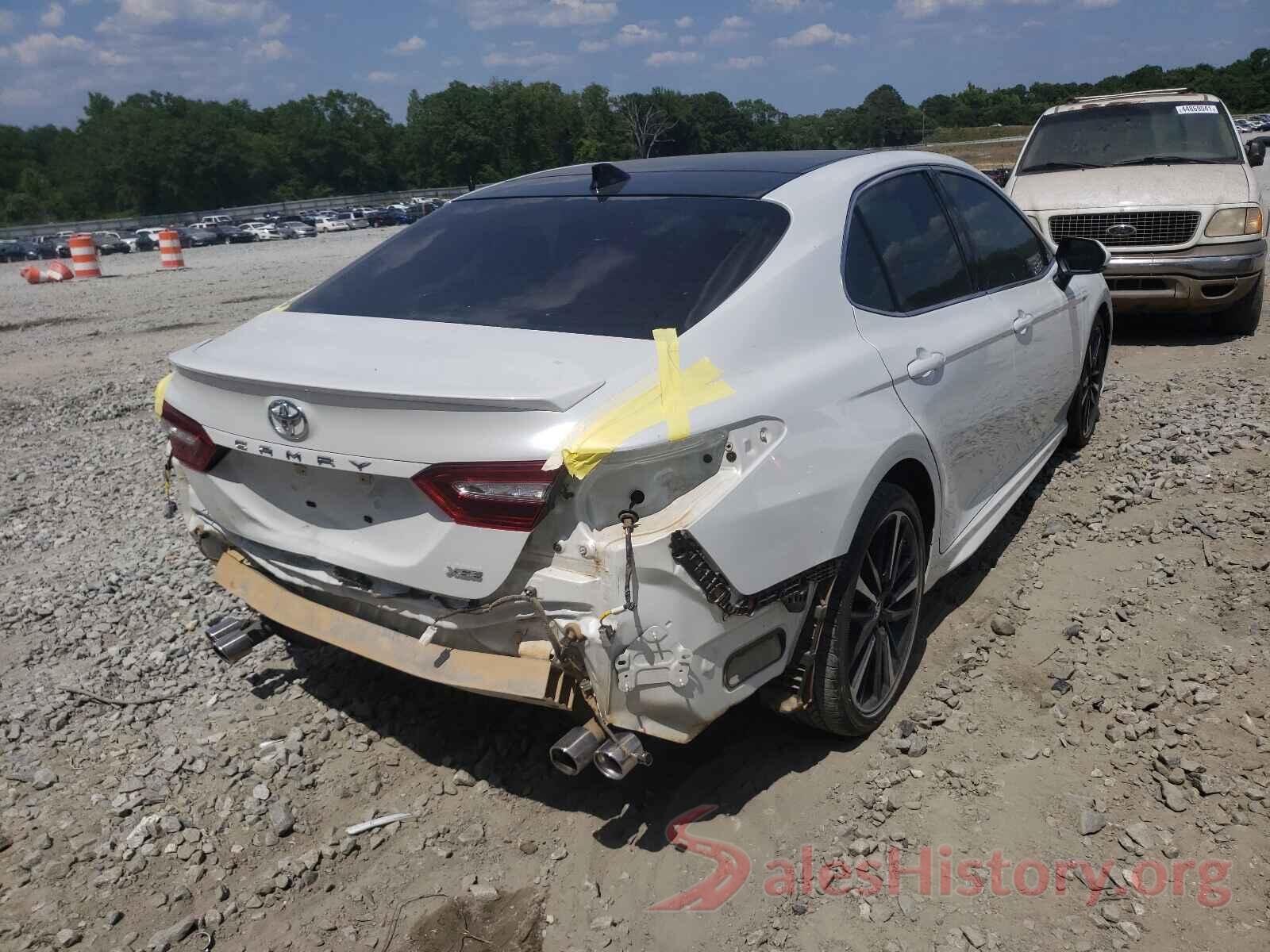 4T1B61HK1JU052228 2018 TOYOTA CAMRY