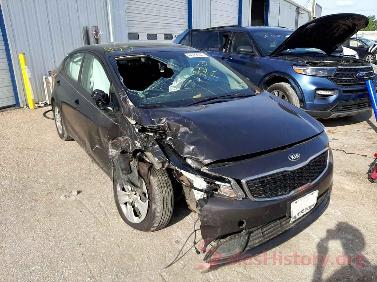 3KPFK4A7XJE219175 2018 KIA FORTE