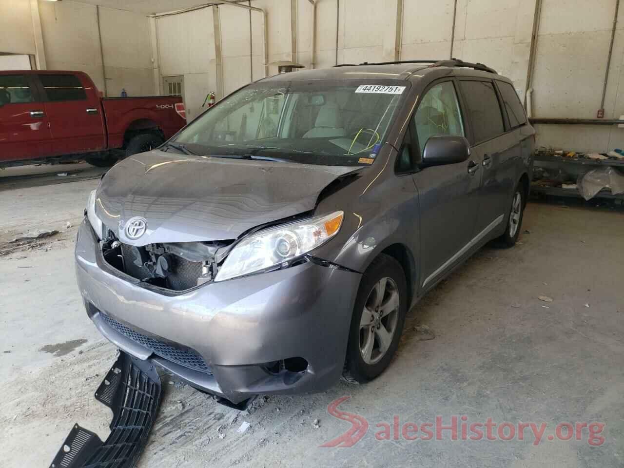 5TDKZ3DC7HS811145 2017 TOYOTA SIENNA