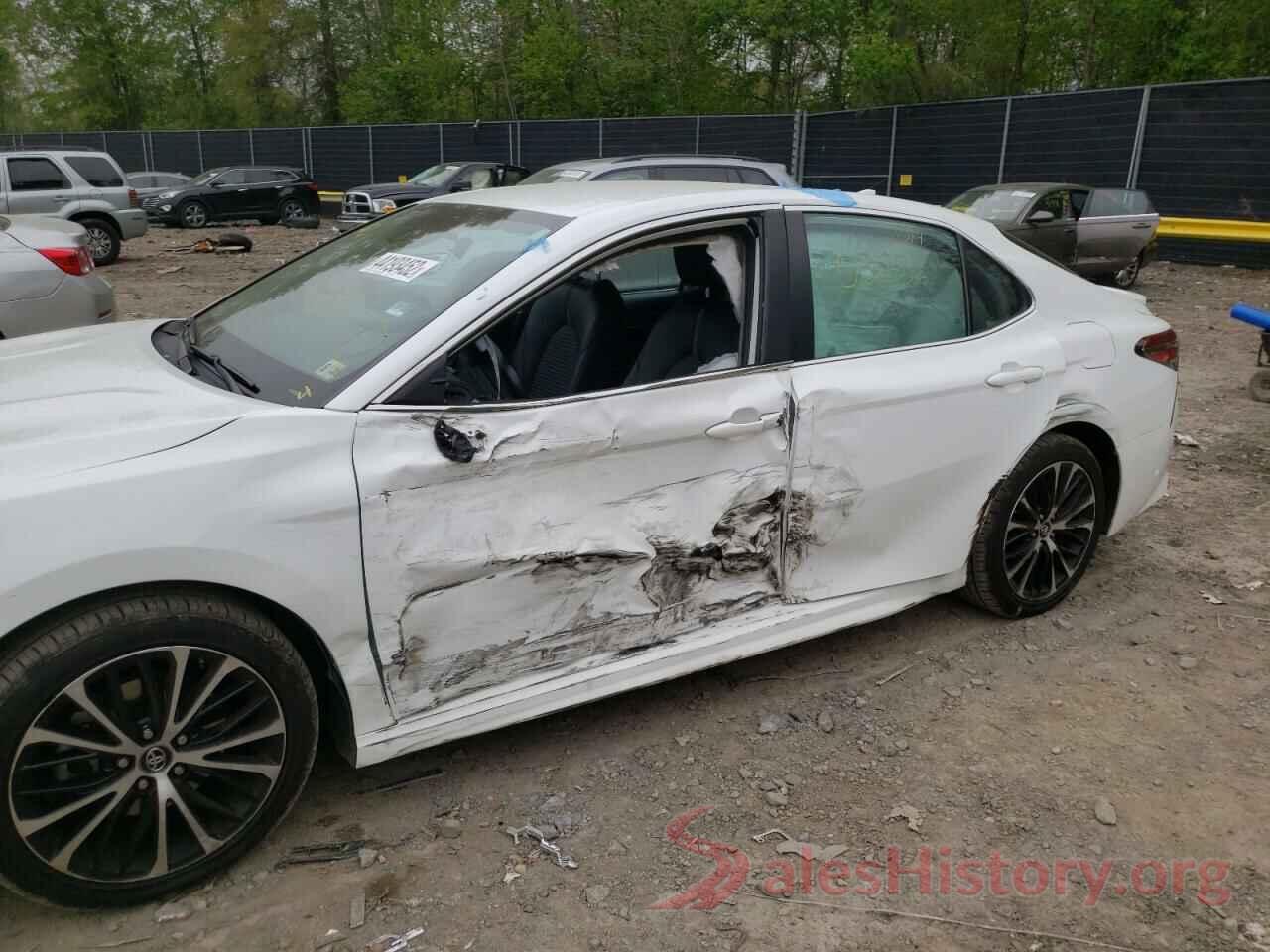 4T1B11HK1KU771561 2019 TOYOTA CAMRY