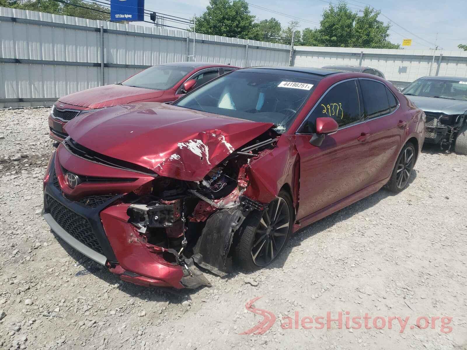 4T1B61HK4JU525832 2018 TOYOTA CAMRY