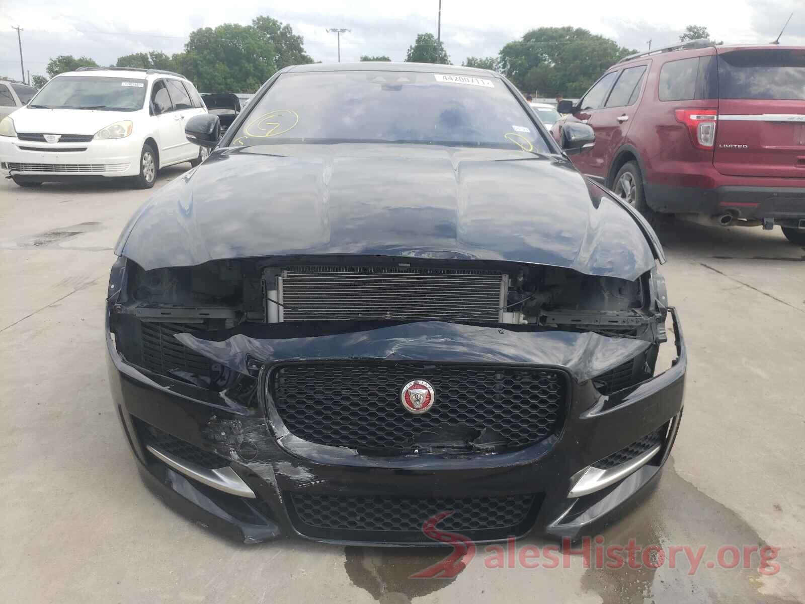 SAJAF4BV4HA963896 2017 JAGUAR XE