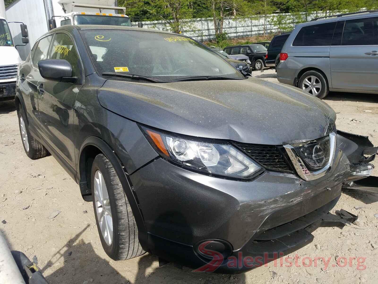 JN1BJ1CR4JW268850 2018 NISSAN ROGUE