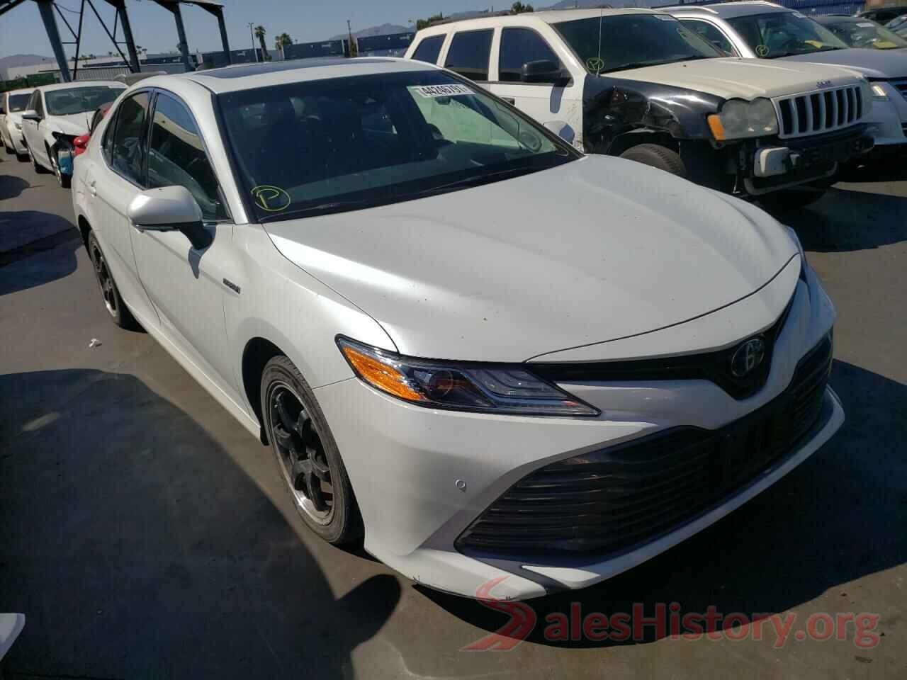 4T1B21HK1JU007057 2018 TOYOTA CAMRY