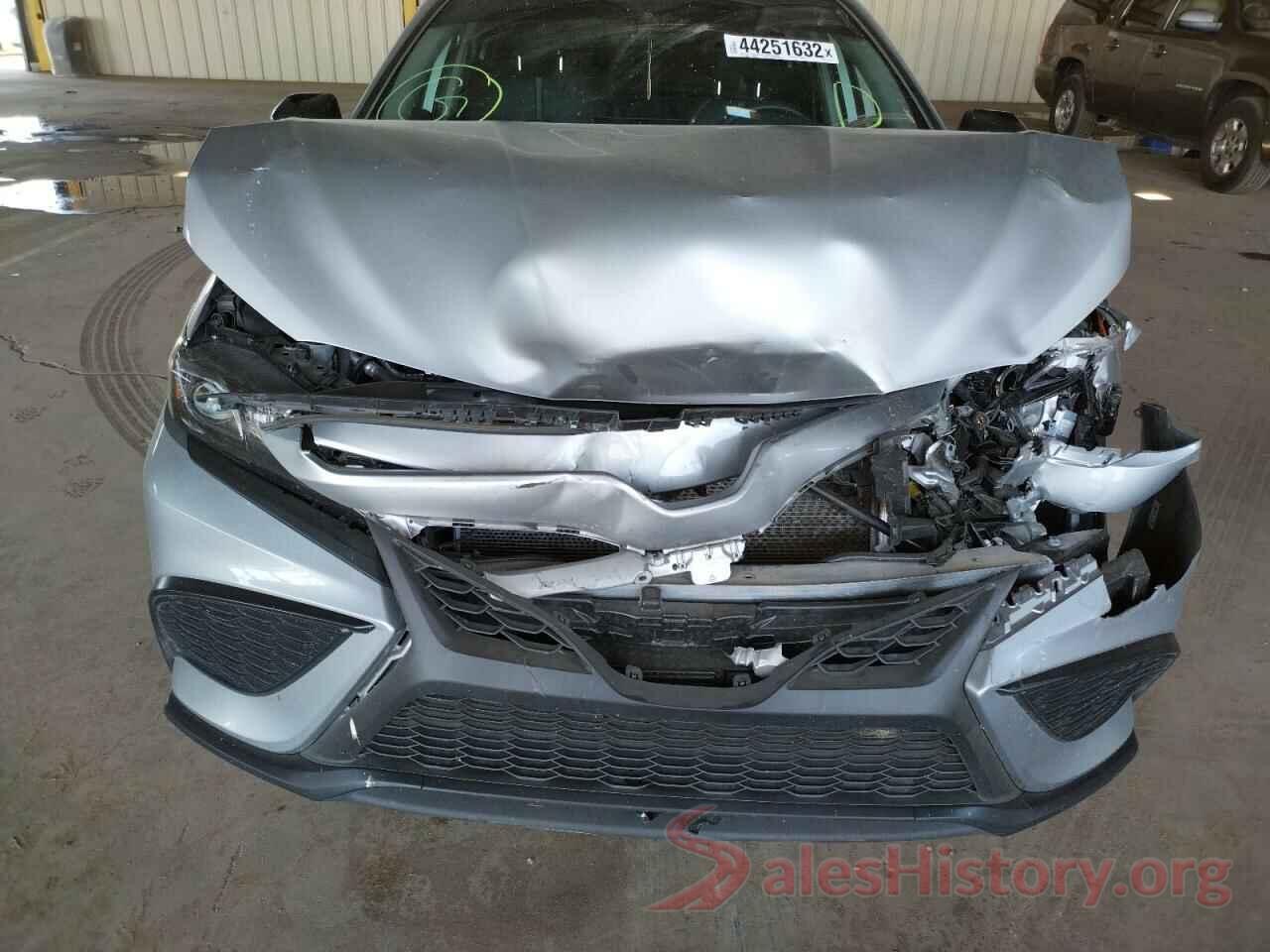 4T1G11AK7MU472319 2021 TOYOTA CAMRY