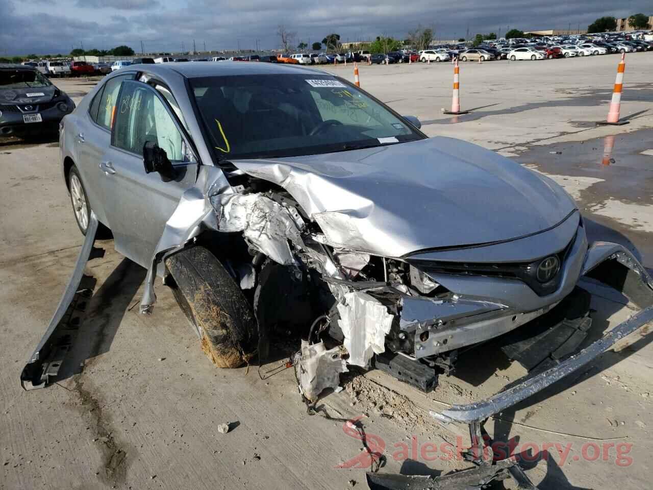 4T1B11HK0JU085820 2018 TOYOTA CAMRY