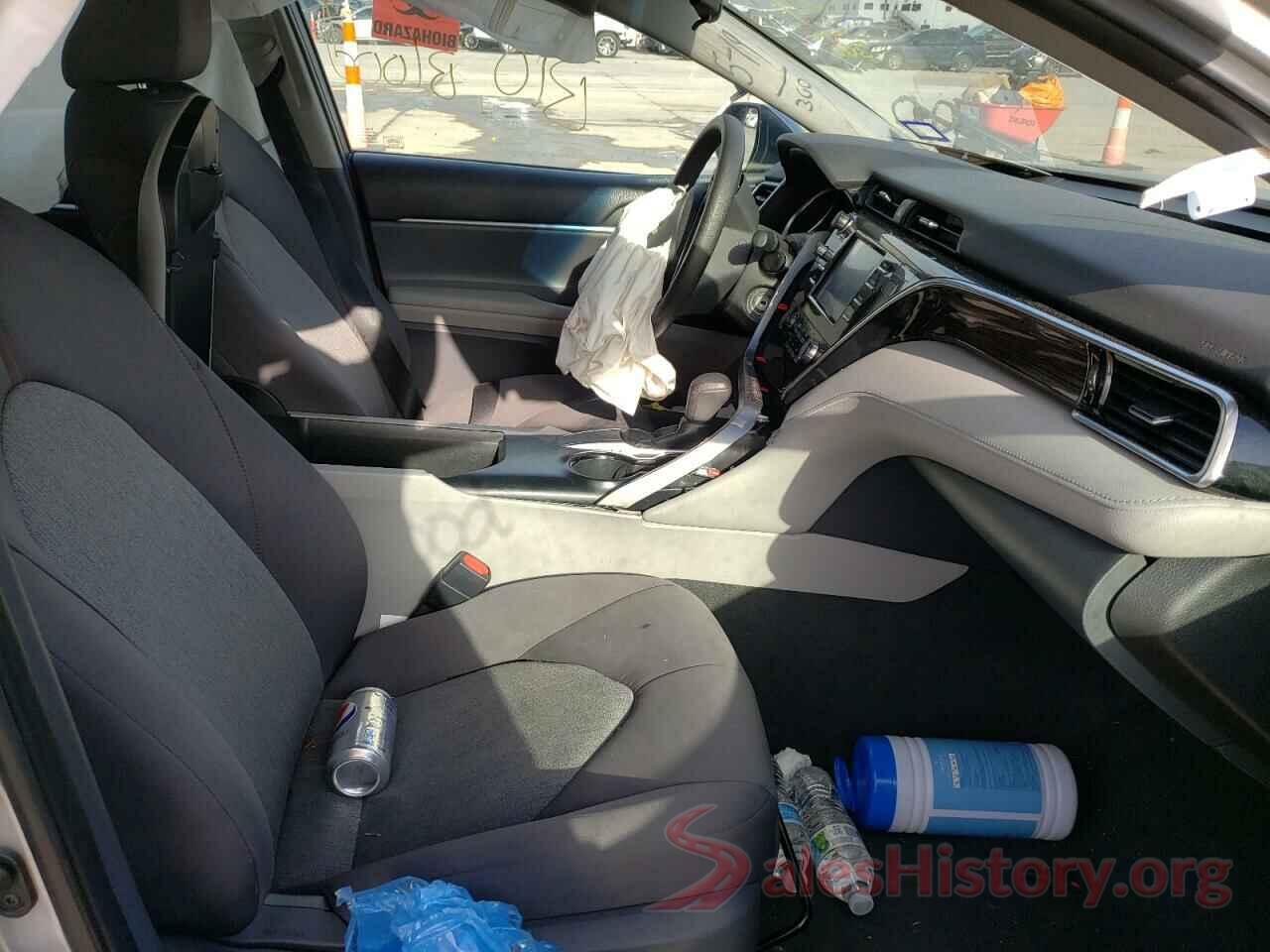 4T1B11HK0JU085820 2018 TOYOTA CAMRY