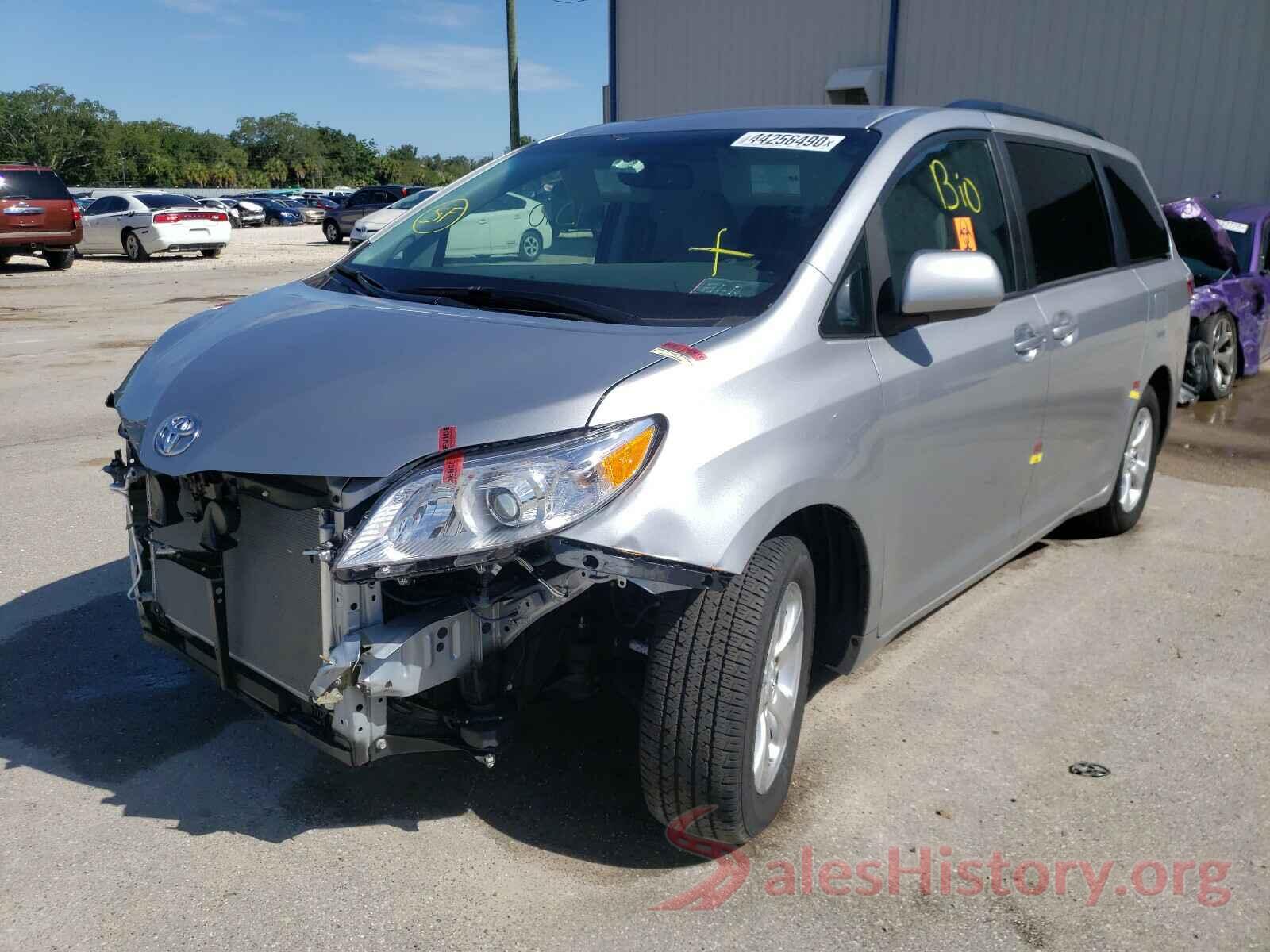 5TDKZ3DC8HS834353 2017 TOYOTA SIENNA