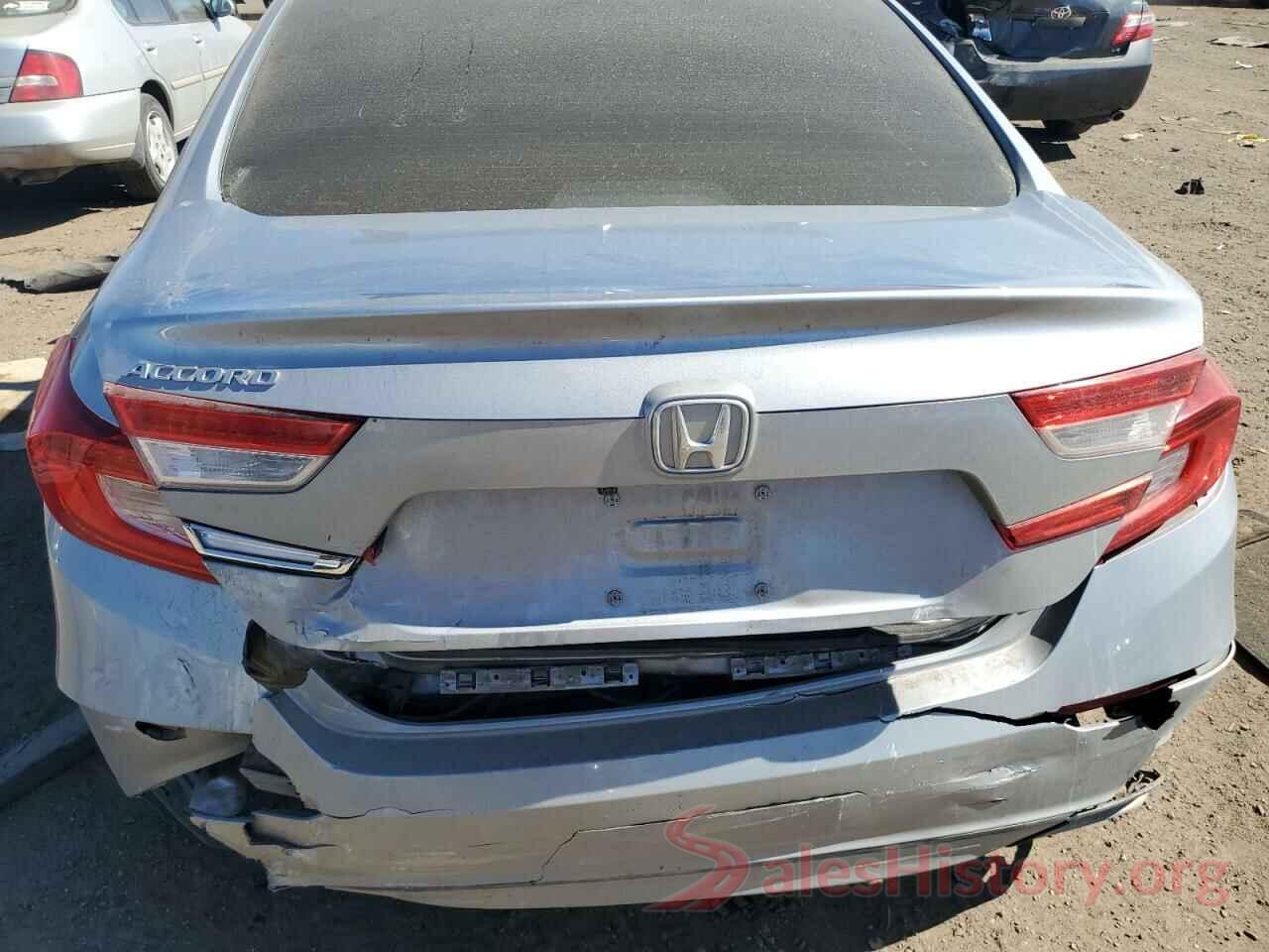 1HGCV1F52JA129104 2018 HONDA ACCORD