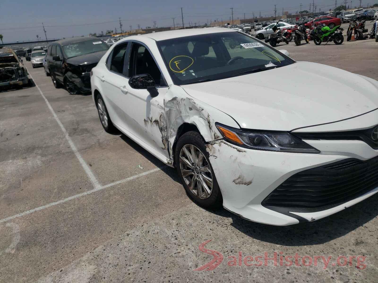 4T1B11HKXJU124333 2018 TOYOTA CAMRY