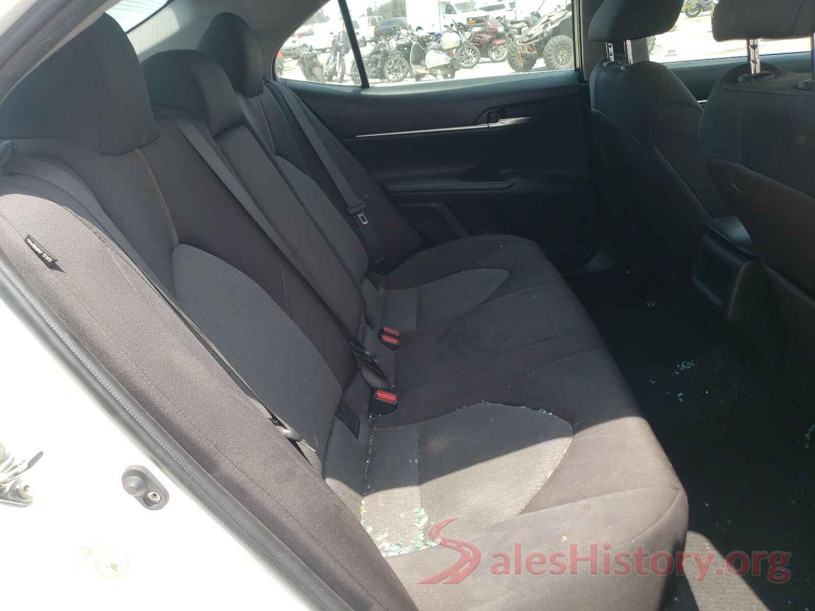 4T1B11HKXJU124333 2018 TOYOTA CAMRY