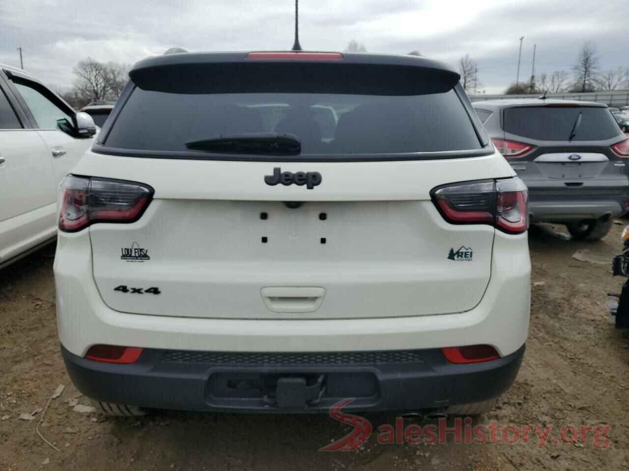 3C4NJDCB3KT792352 2019 JEEP COMPASS