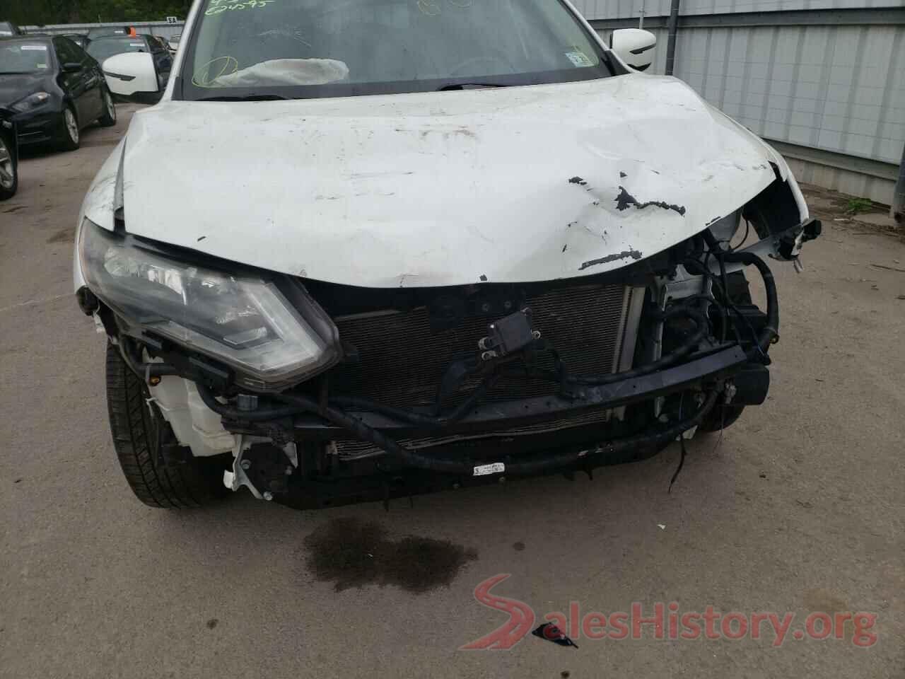 KNMAT2MV9JP579656 2018 NISSAN ROGUE