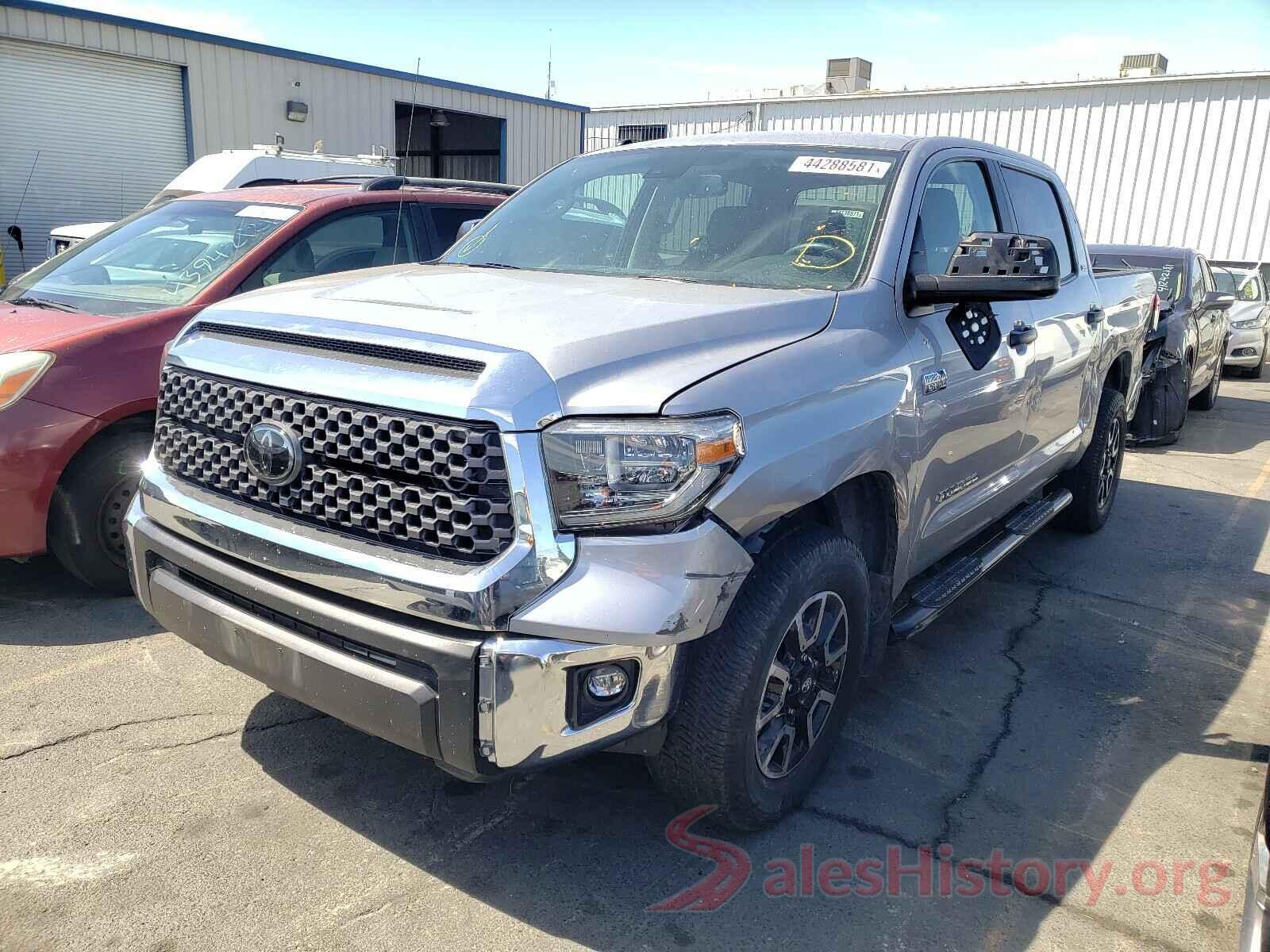 5TFDY5F17JX724915 2018 TOYOTA TUNDRA