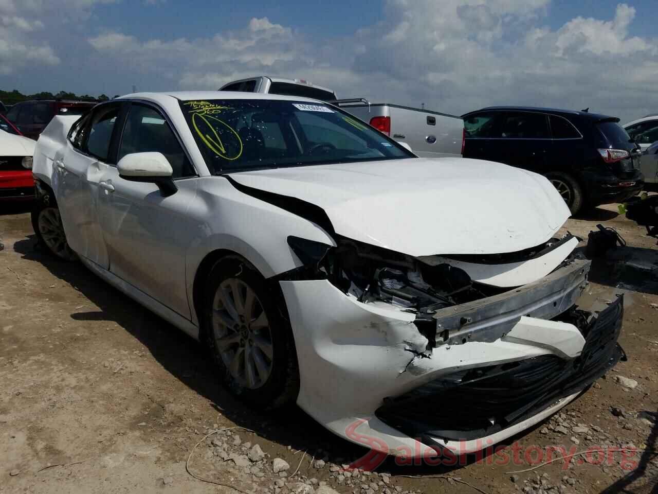 4T1B11HK1JU057072 2018 TOYOTA CAMRY