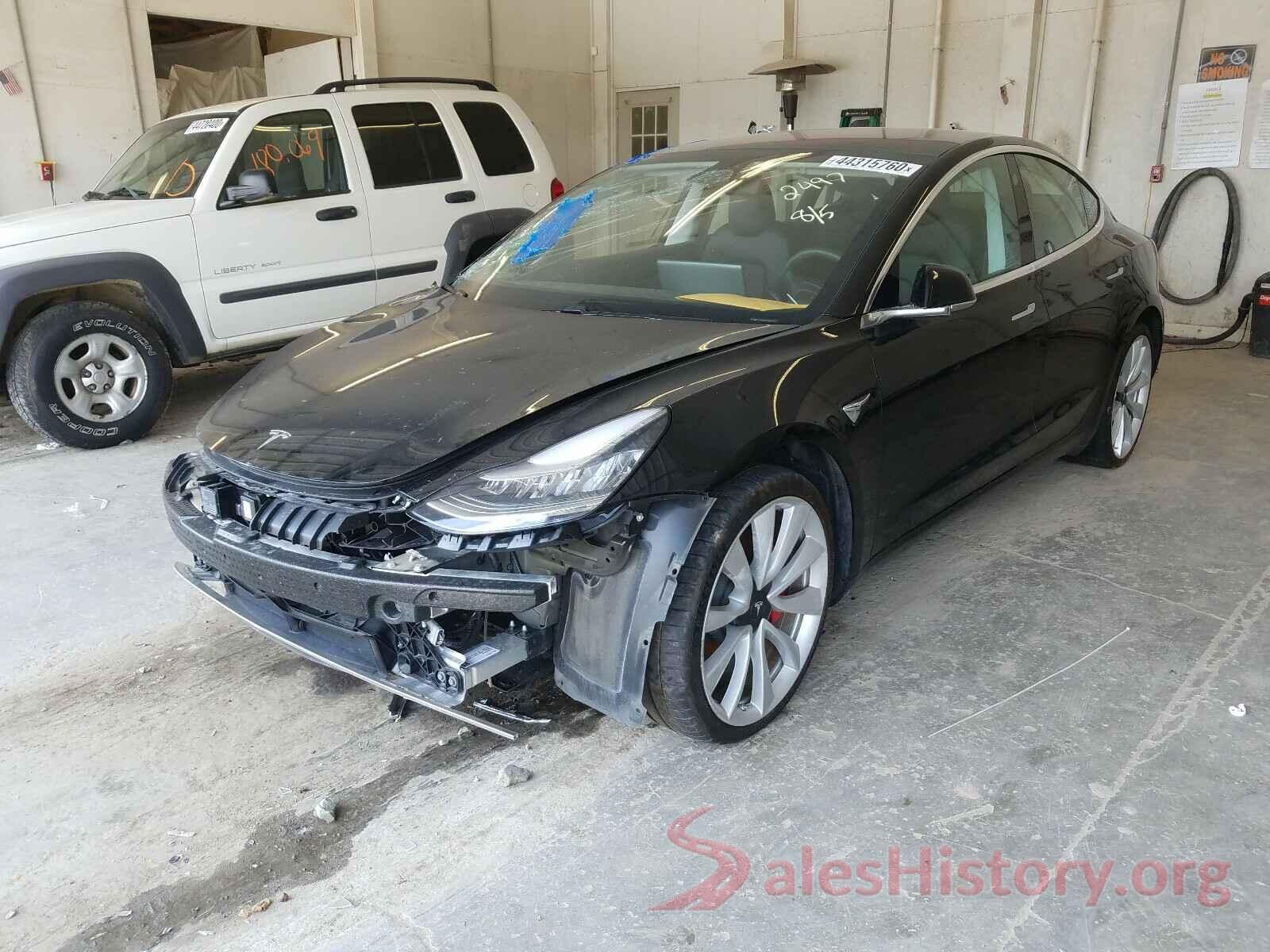 5YJ3E1EB1JF082497 2018 TESLA MODEL 3