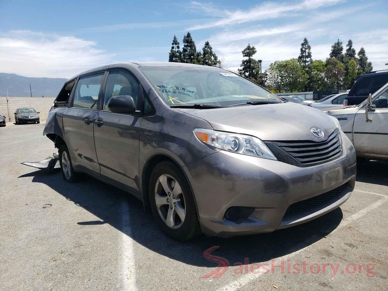 5TDZZ3DC2HS805641 2017 TOYOTA SIENNA