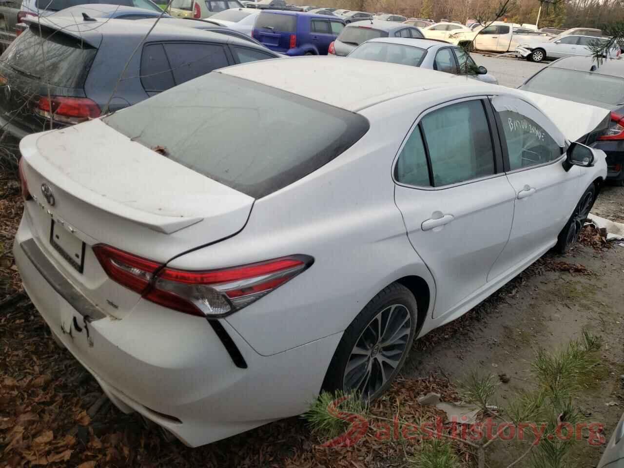 4T1B11HK8JU097858 2018 TOYOTA CAMRY