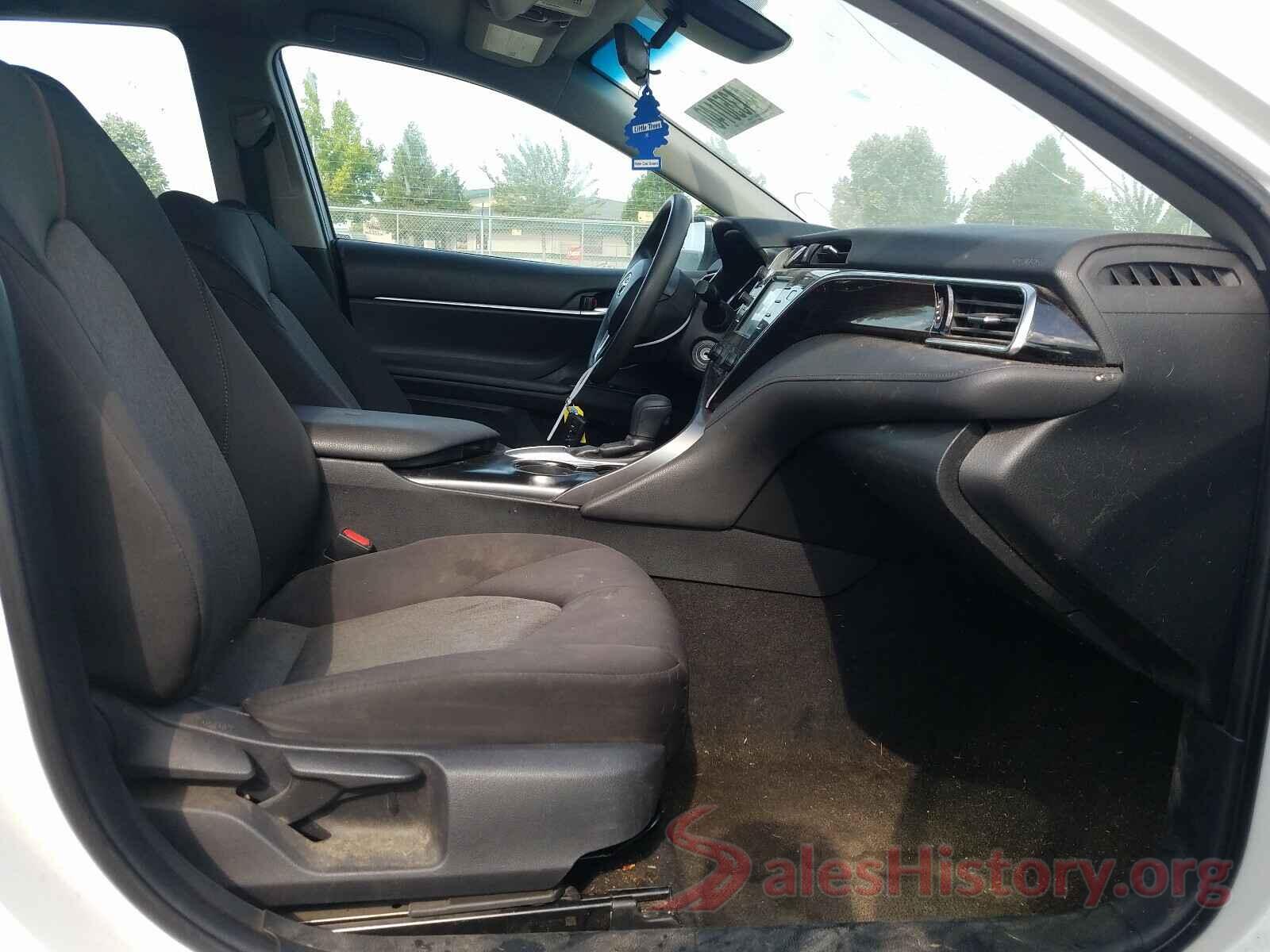 4T1B11HK2JU590323 2018 TOYOTA CAMRY