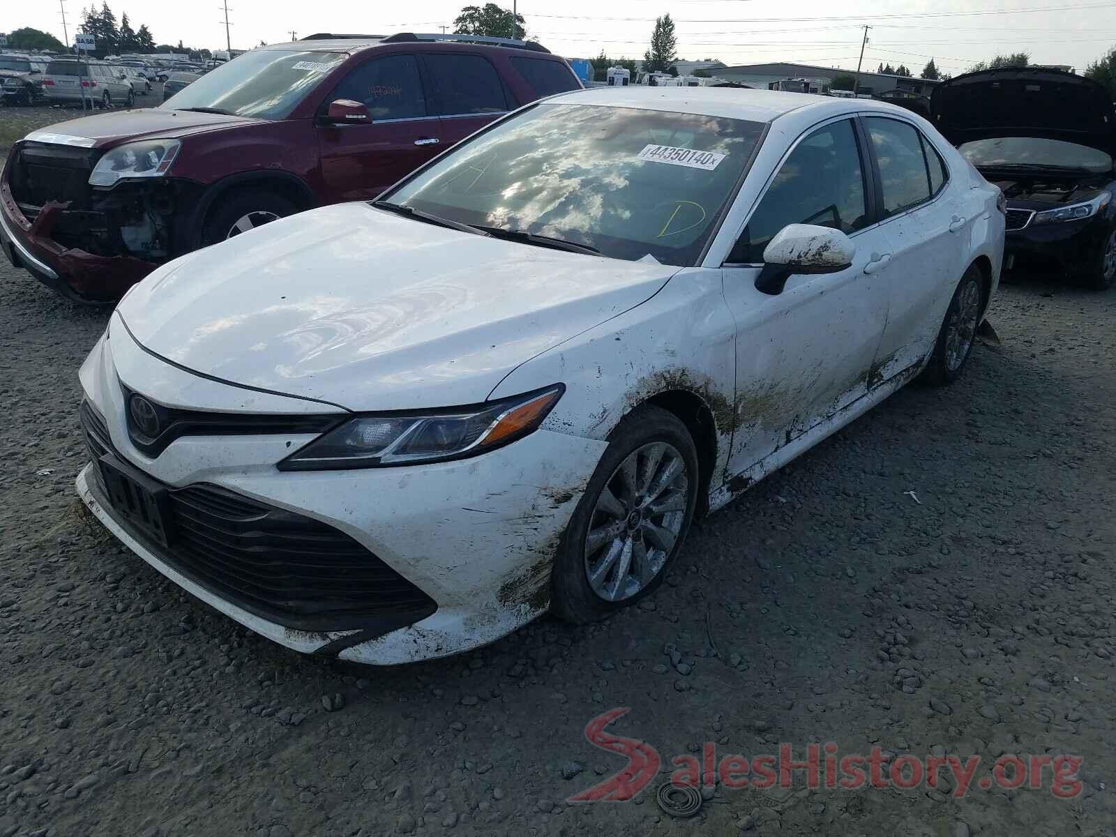 4T1B11HK2JU590323 2018 TOYOTA CAMRY