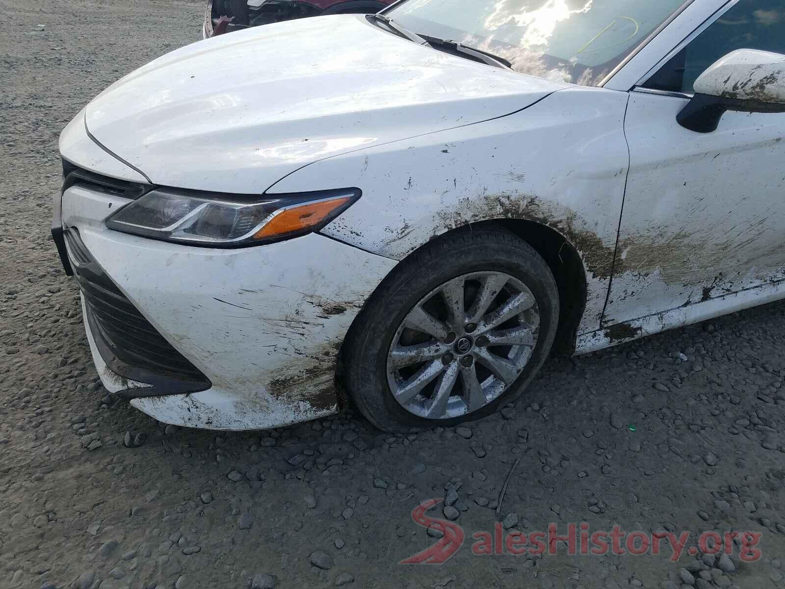 4T1B11HK2JU590323 2018 TOYOTA CAMRY