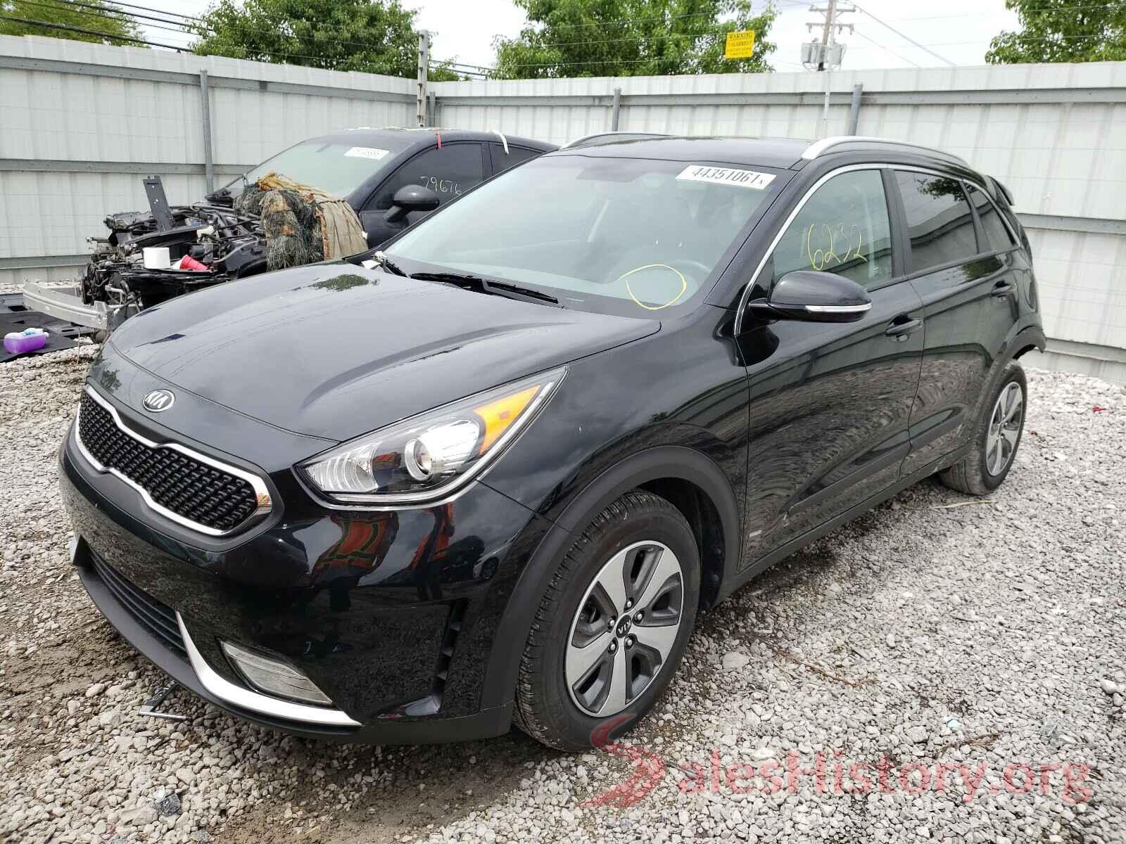 KNDCC3LCXK5323859 2019 KIA NIRO