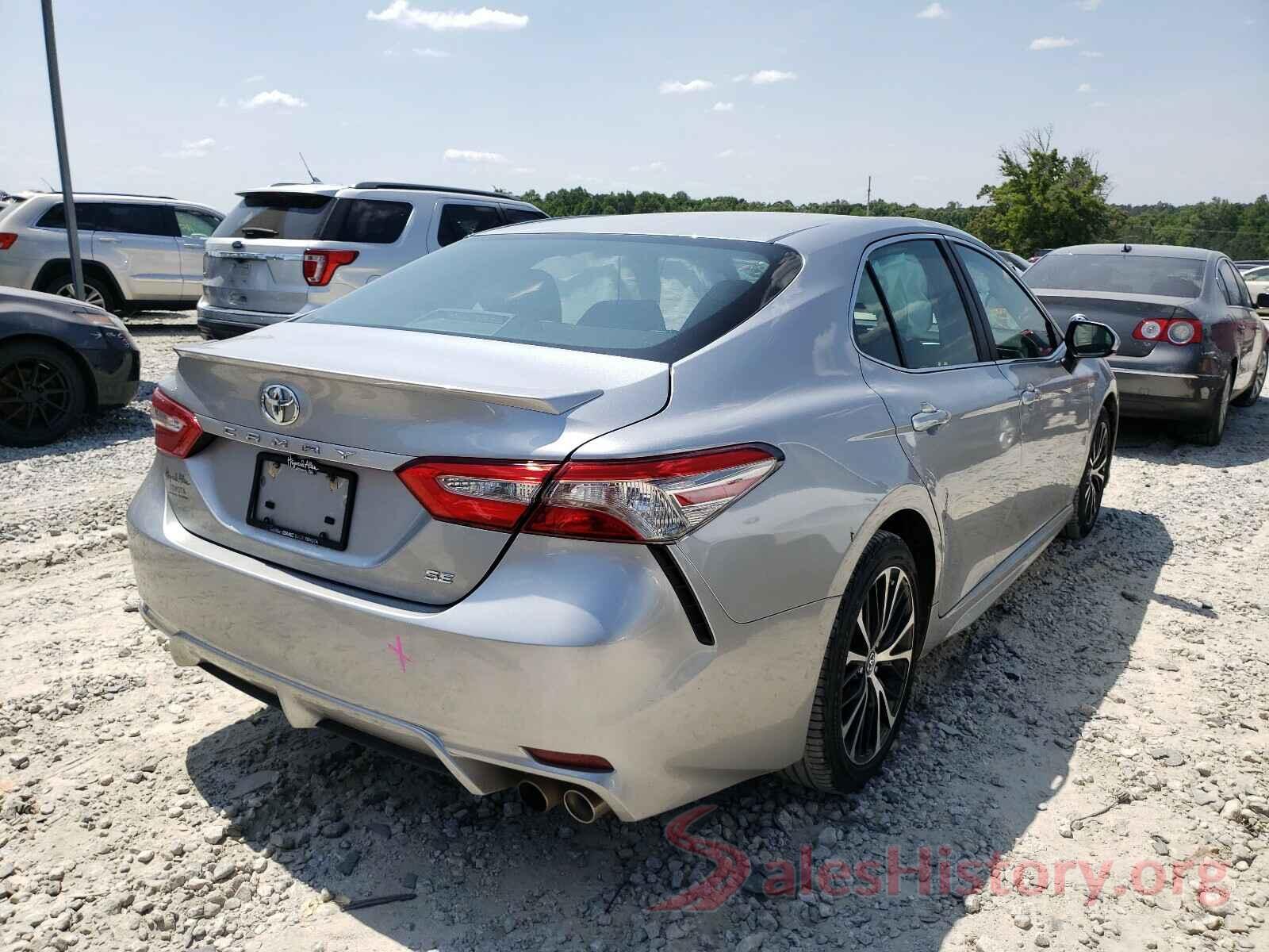 4T1B11HK0JU662698 2018 TOYOTA CAMRY