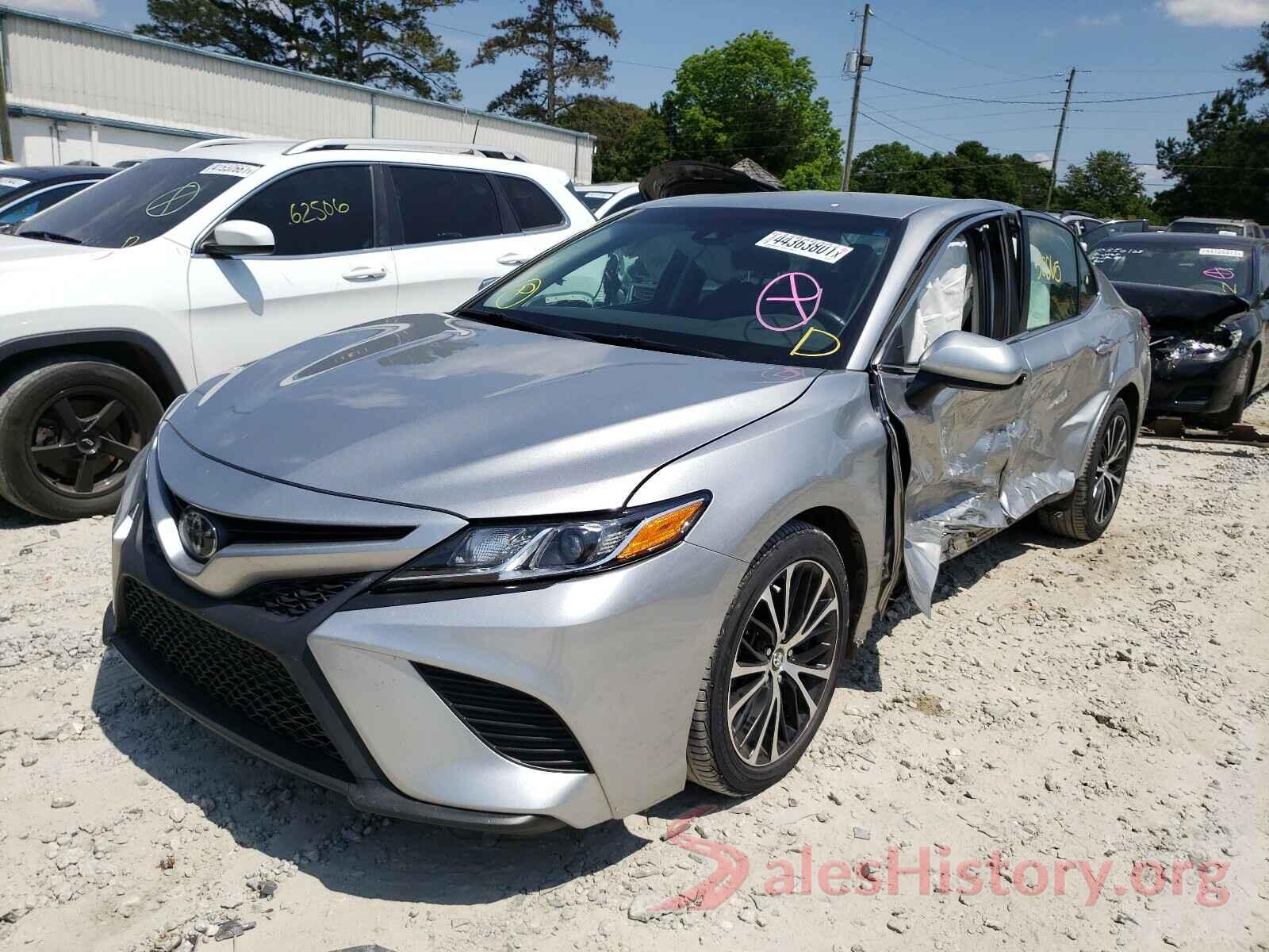 4T1B11HK0JU662698 2018 TOYOTA CAMRY