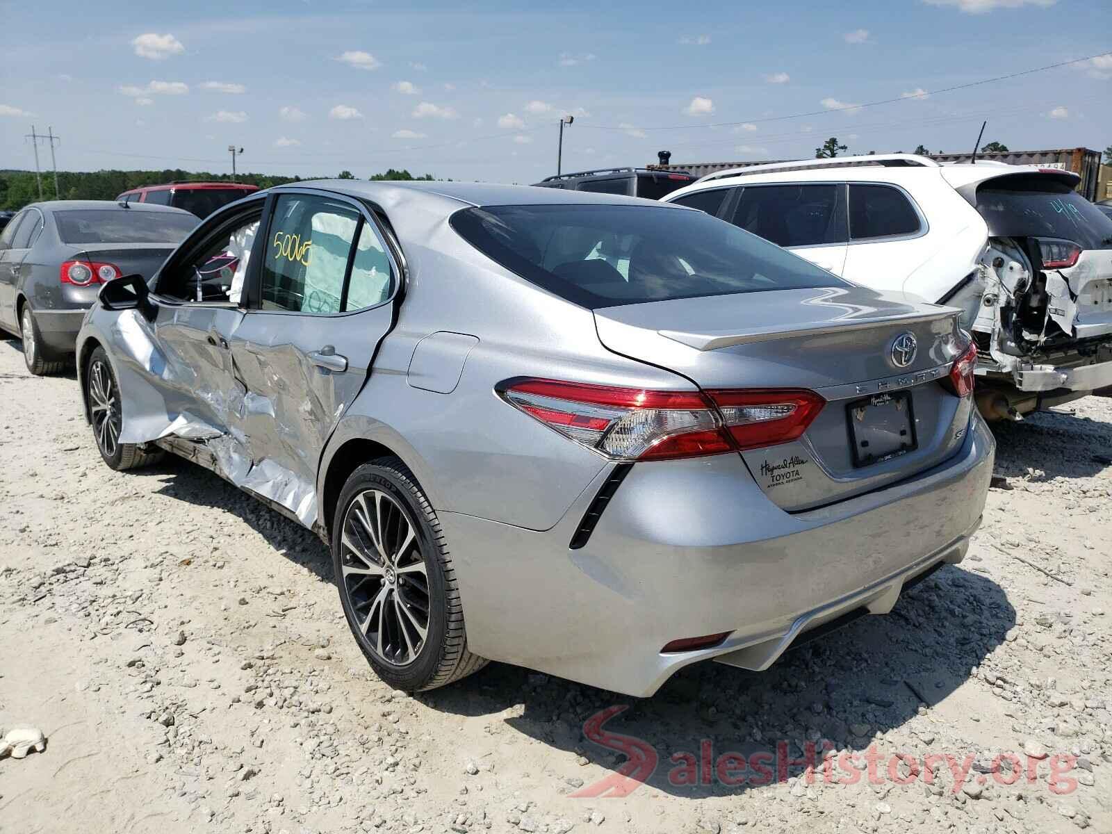 4T1B11HK0JU662698 2018 TOYOTA CAMRY