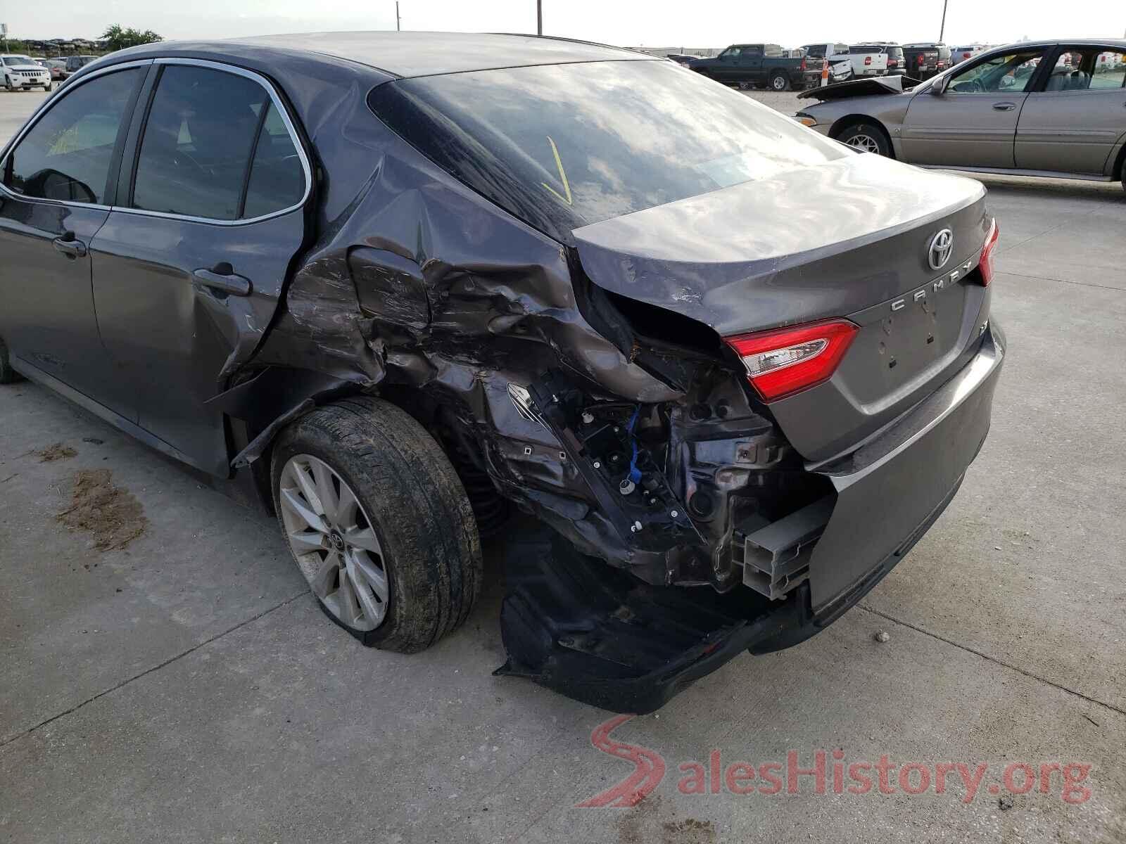 4T1B11HK4JU608191 2018 TOYOTA CAMRY