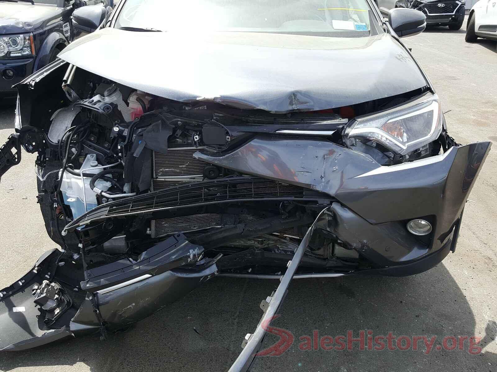 JTMRJREV6JD226325 2018 TOYOTA RAV4