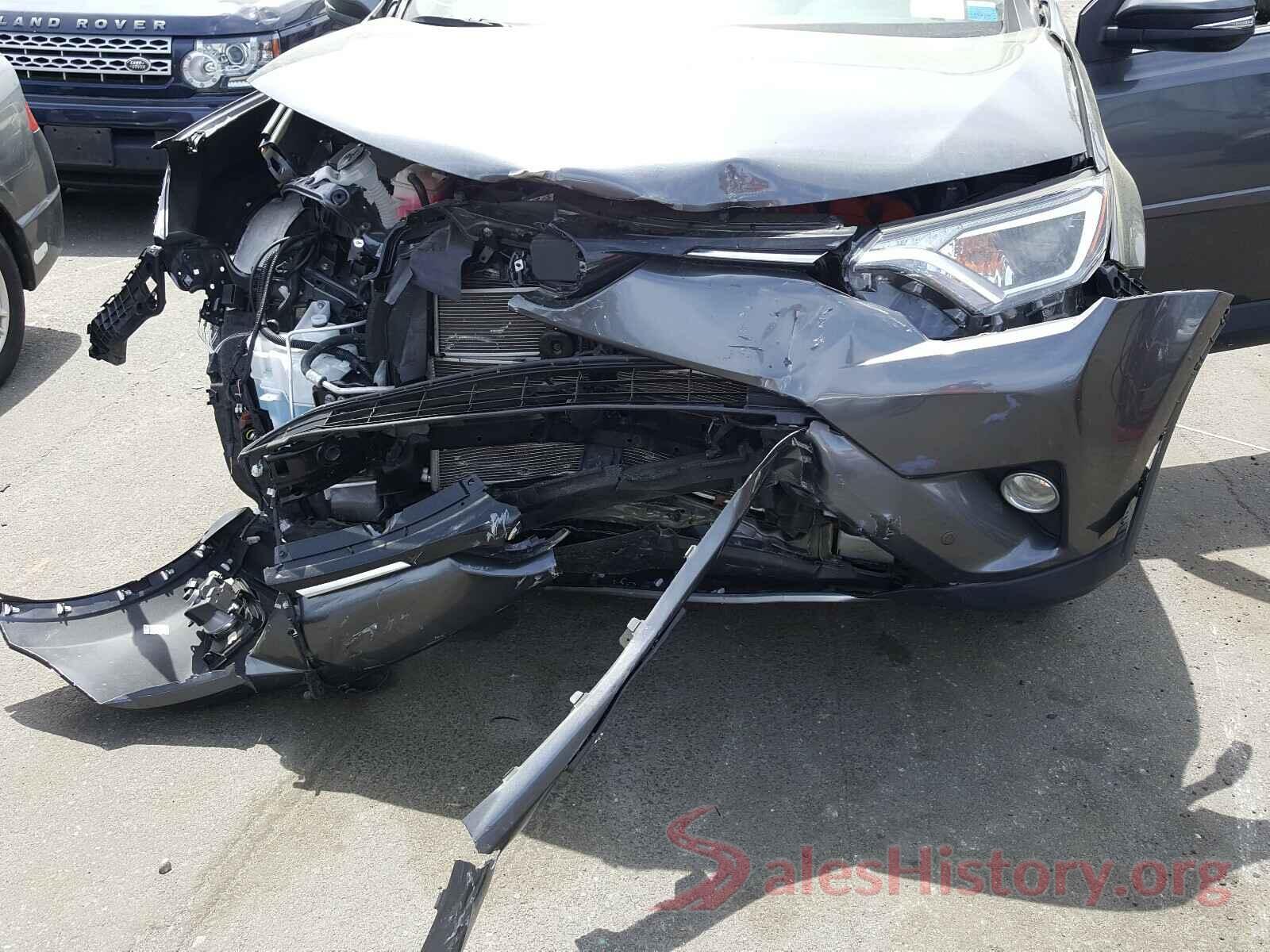 JTMRJREV6JD226325 2018 TOYOTA RAV4