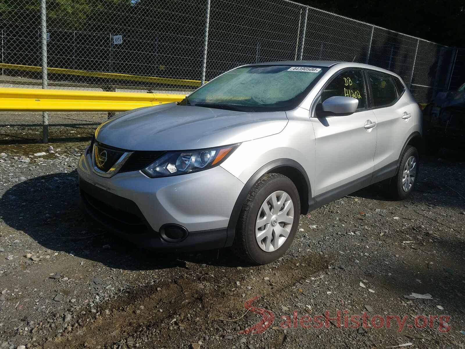 JN1BJ1CP2JW151136 2018 NISSAN ROGUE