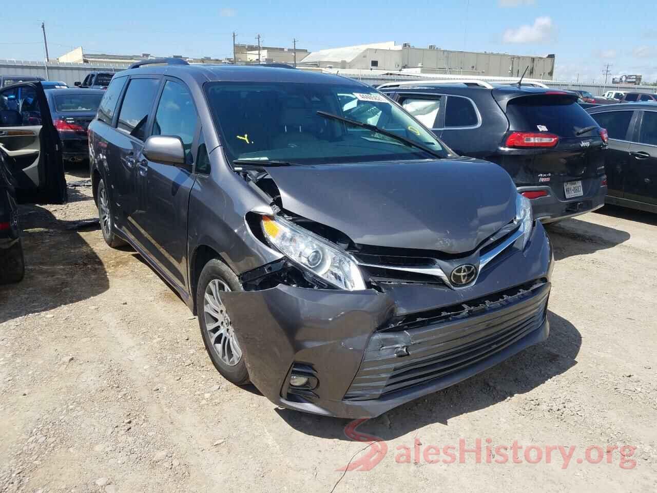 5TDYZ3DC2KS977753 2019 TOYOTA SIENNA