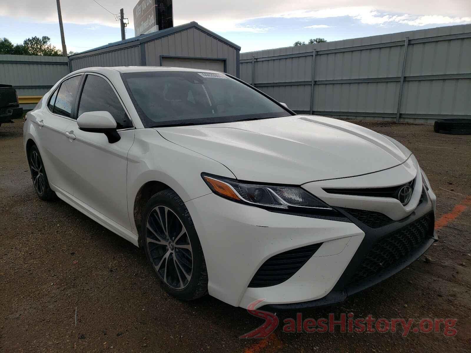 JTNB11HK5J3005062 2018 TOYOTA CAMRY