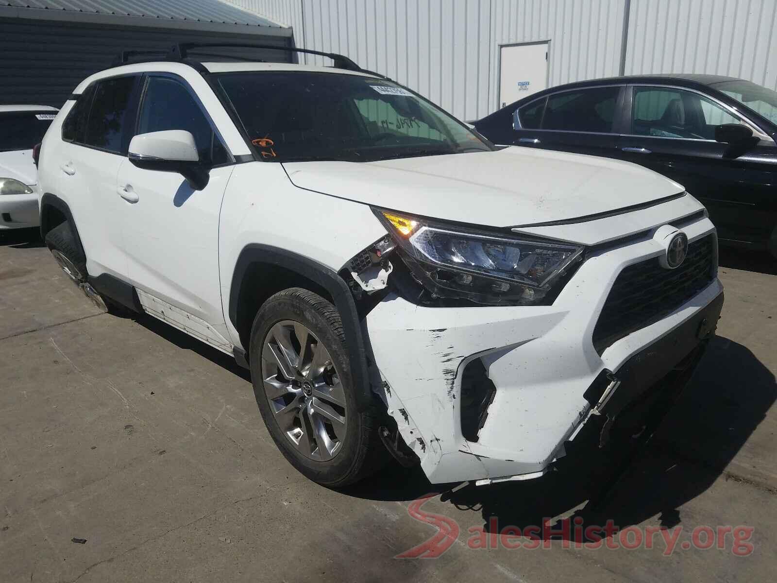 JTMC1RFV6KD011825 2019 TOYOTA RAV4