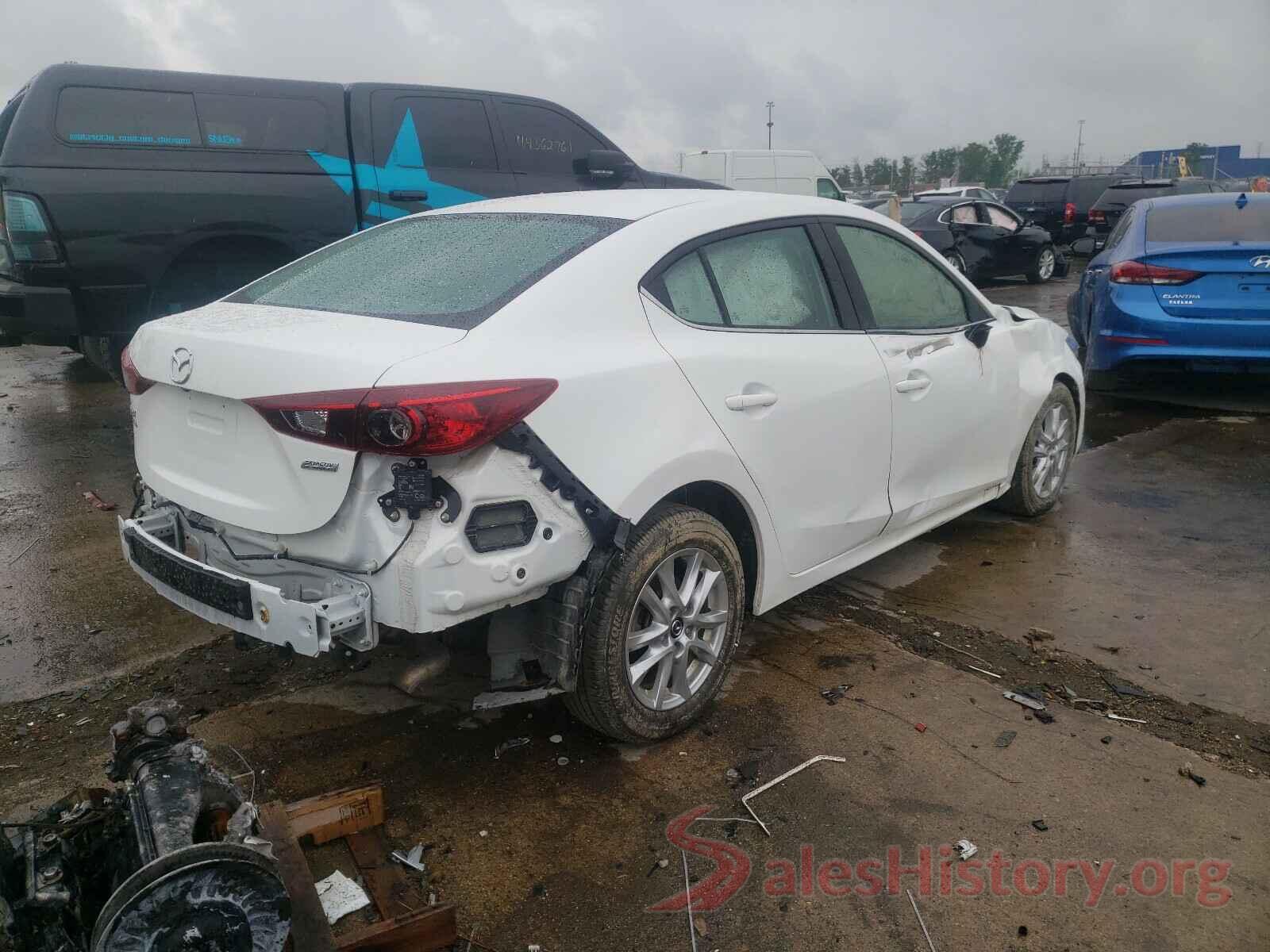 3MZBN1U78JM224832 2018 MAZDA 3