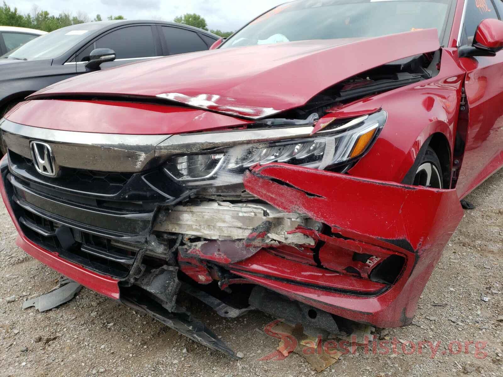 1HGCV1F33JA182313 2018 HONDA ACCORD