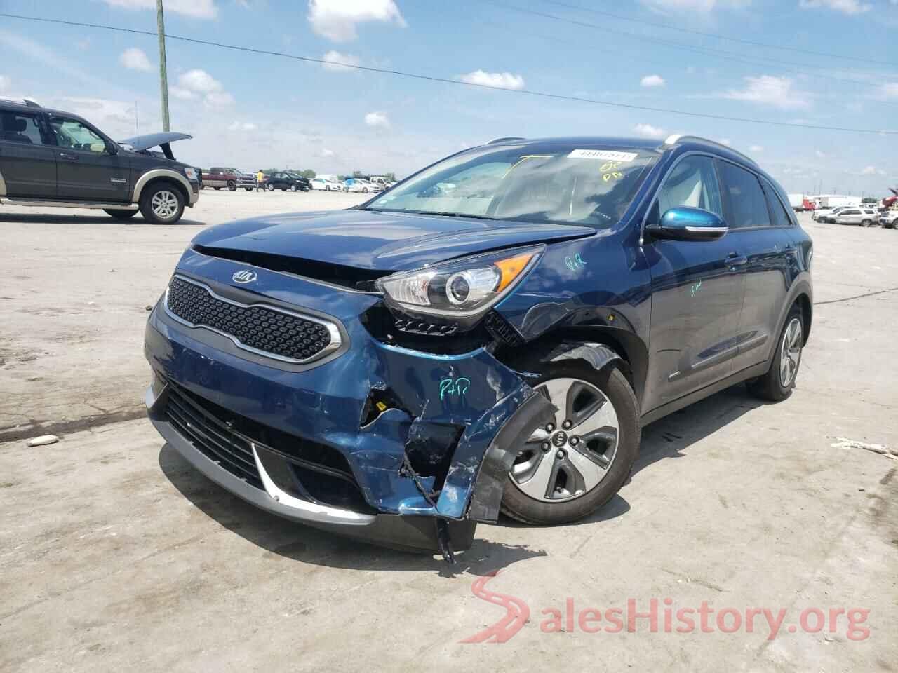 KNDCC3LCXK5330374 2019 KIA NIRO