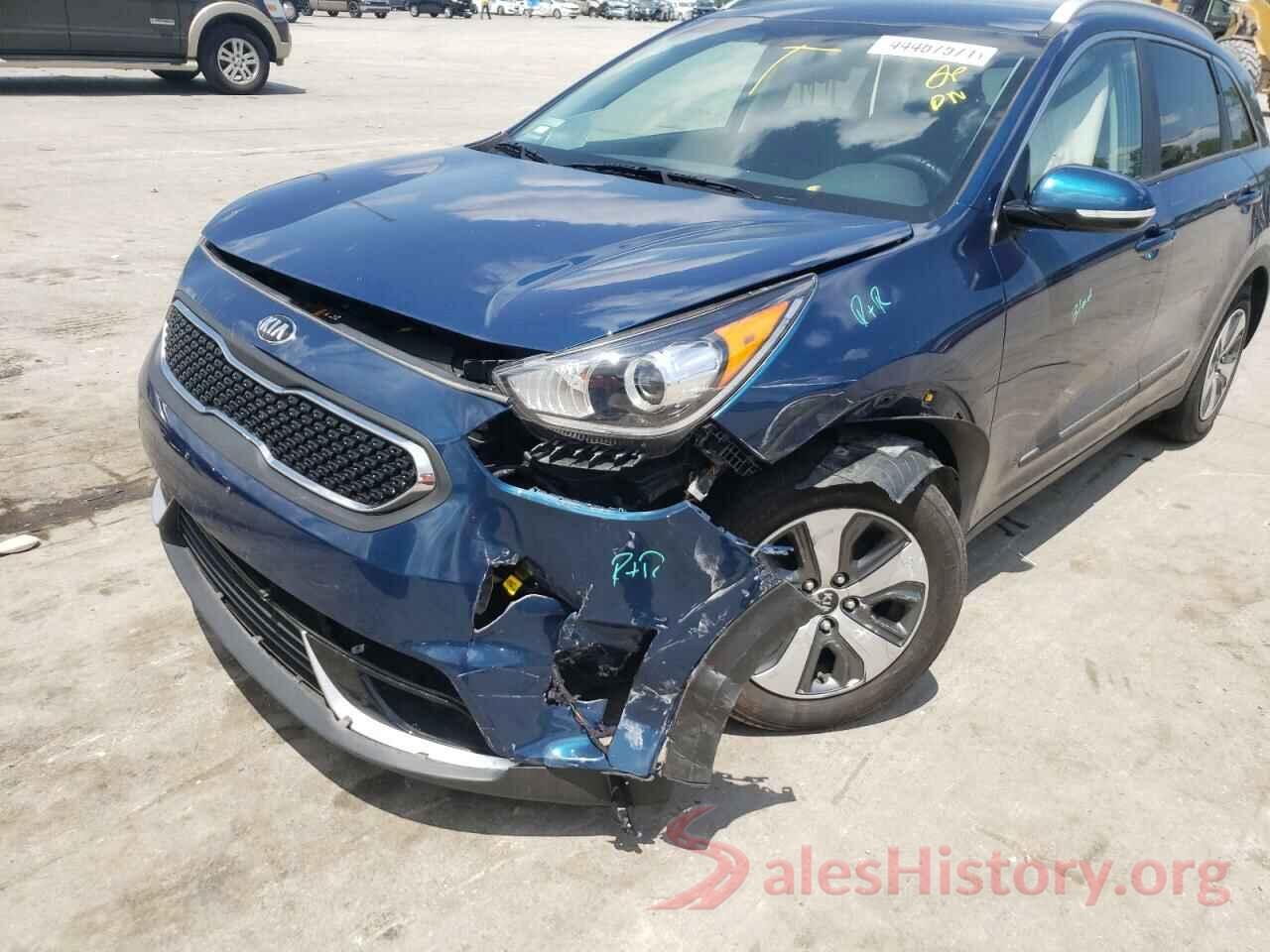 KNDCC3LCXK5330374 2019 KIA NIRO