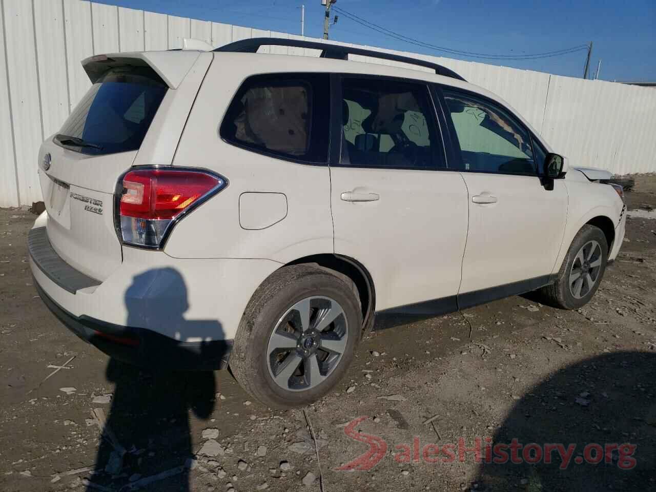 JF2SJAGC8HH532056 2017 SUBARU FORESTER