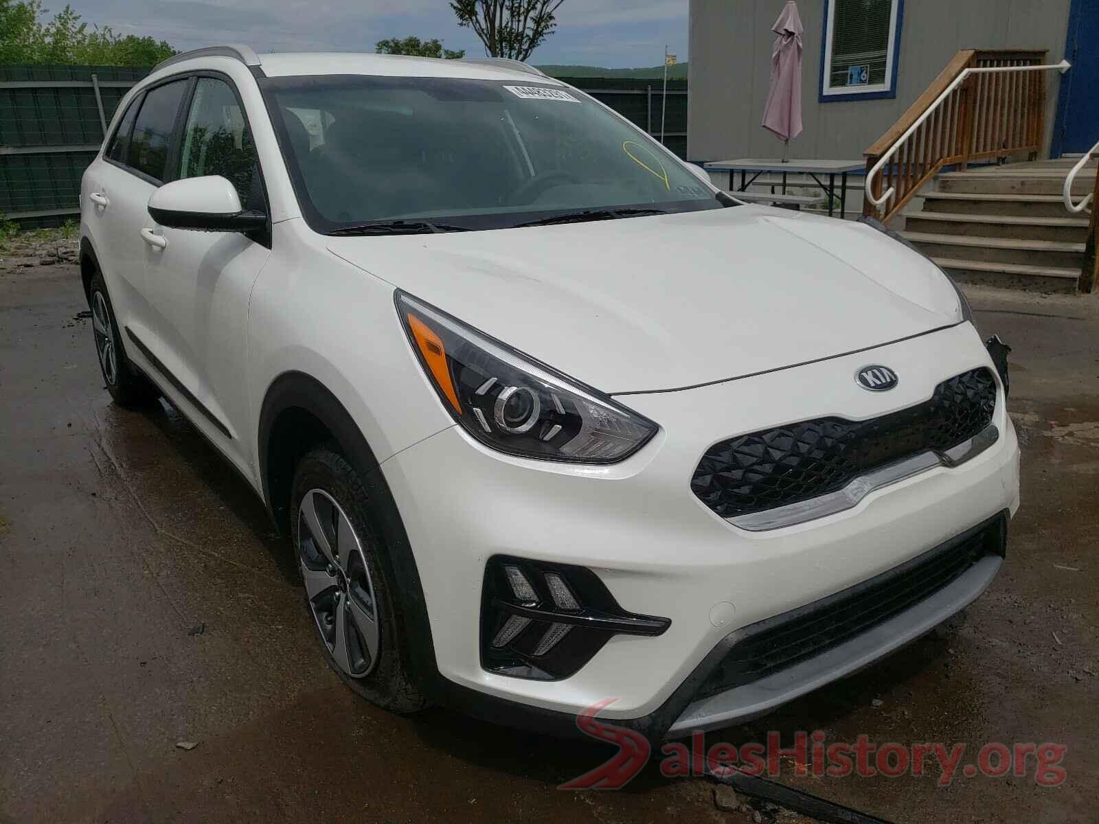 KNDCB3LC2L5427153 2020 KIA NIRO