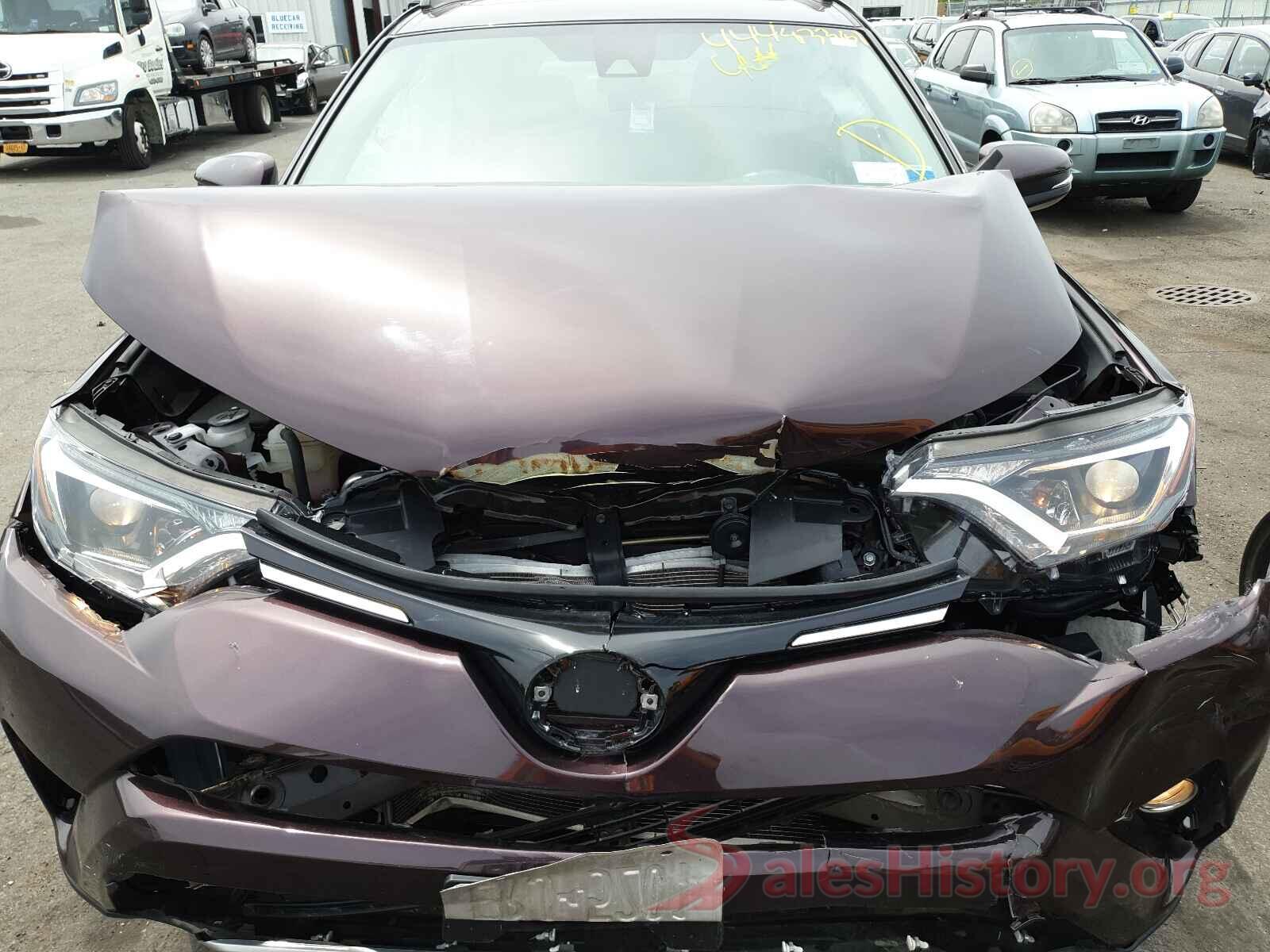 2T3RFREV0JW827430 2018 TOYOTA RAV4