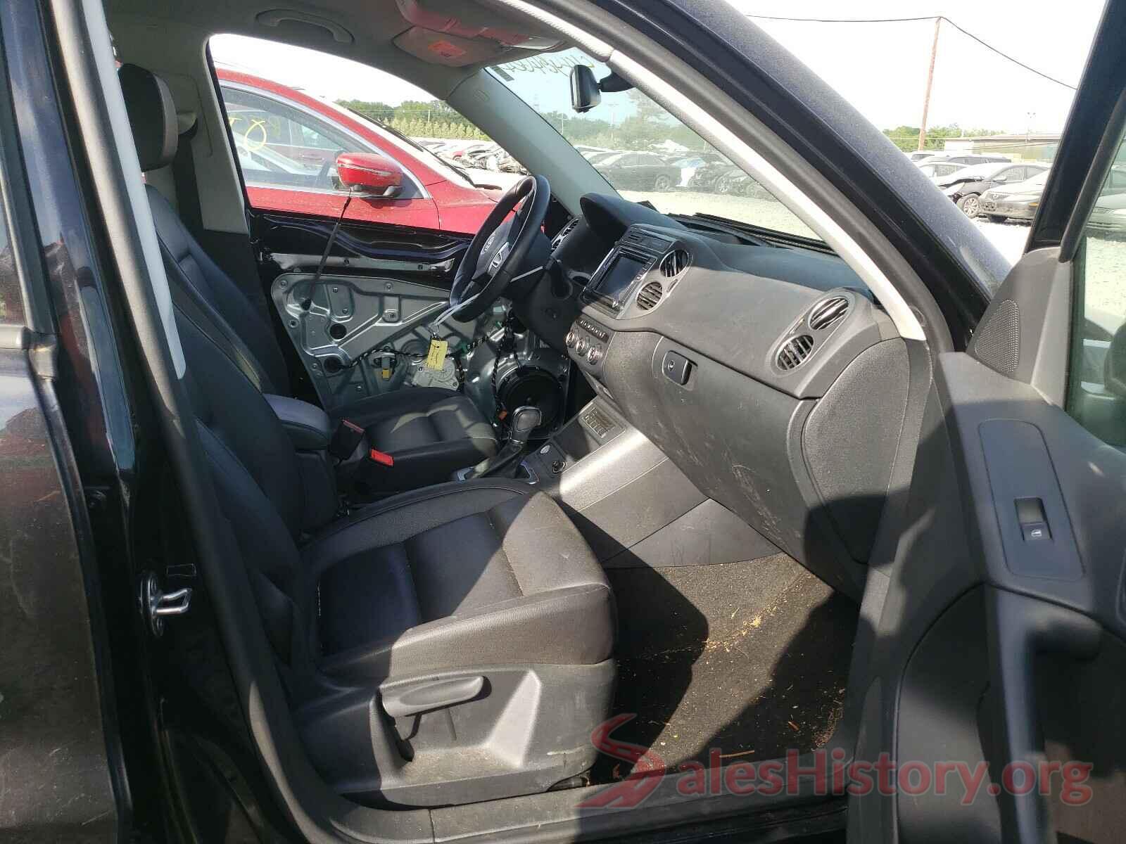 WVGBV7AX3HK012685 2017 VOLKSWAGEN TIGUAN